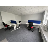 Maestro cantilever with Red altino chairs and blue screens